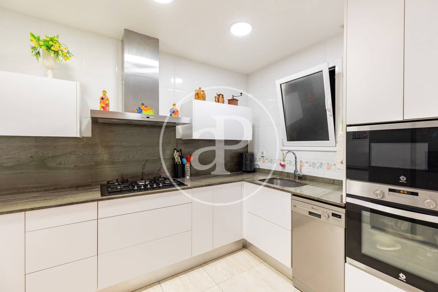 3 slaapkamer Appartement te koop in Barcelona stad - € 775.000 (Ref: 10078163)