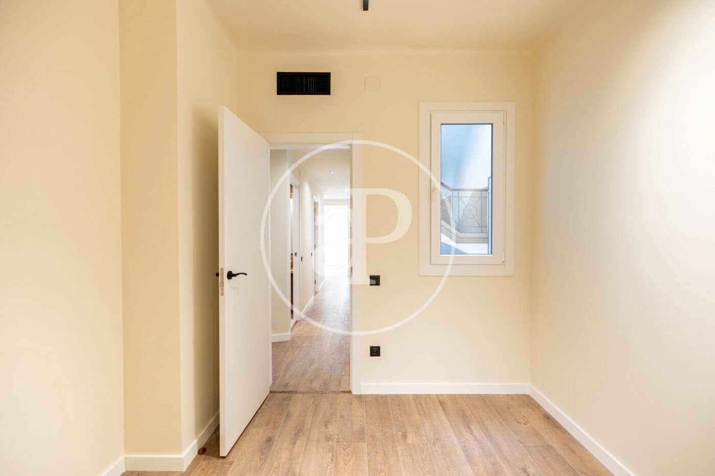 3 bedroom Apartment for sale in Barcelona city - € 415,000 (Ref: 10078164)