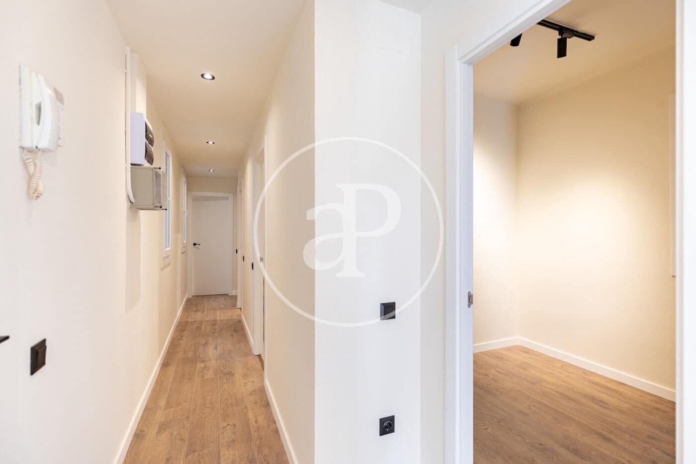 3 bedroom Apartment for sale in Barcelona city - € 415,000 (Ref: 10078164)