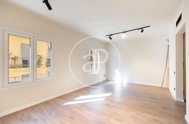 3 bedroom Apartment for sale in El Poble Sec, Barcelona city - € 415,000 (Ref: 10078164)