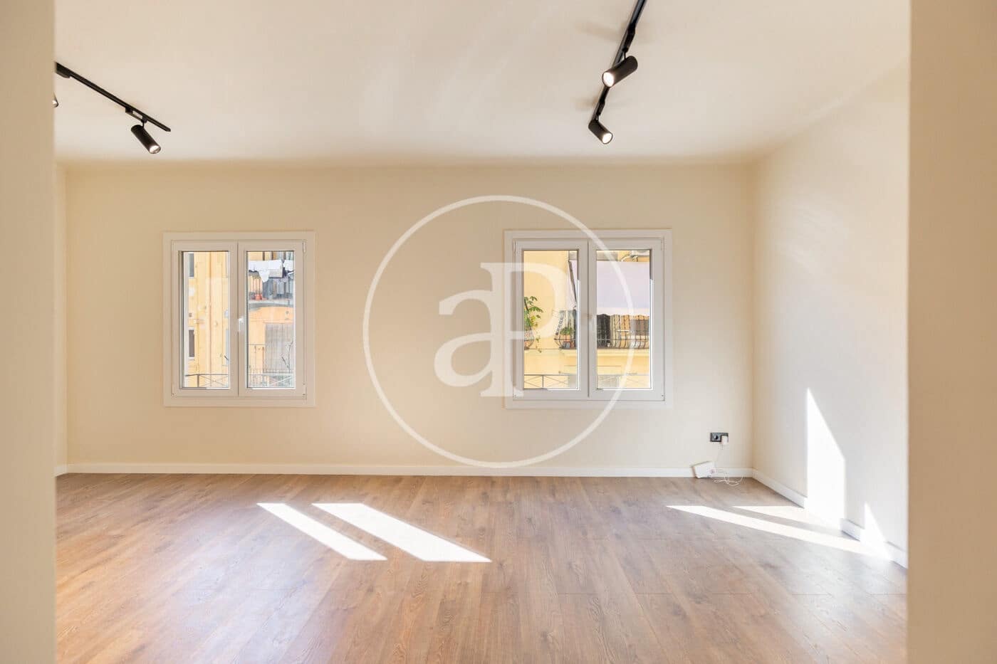 3 bedroom Apartment for sale in Barcelona city - € 415,000 (Ref: 10078164)