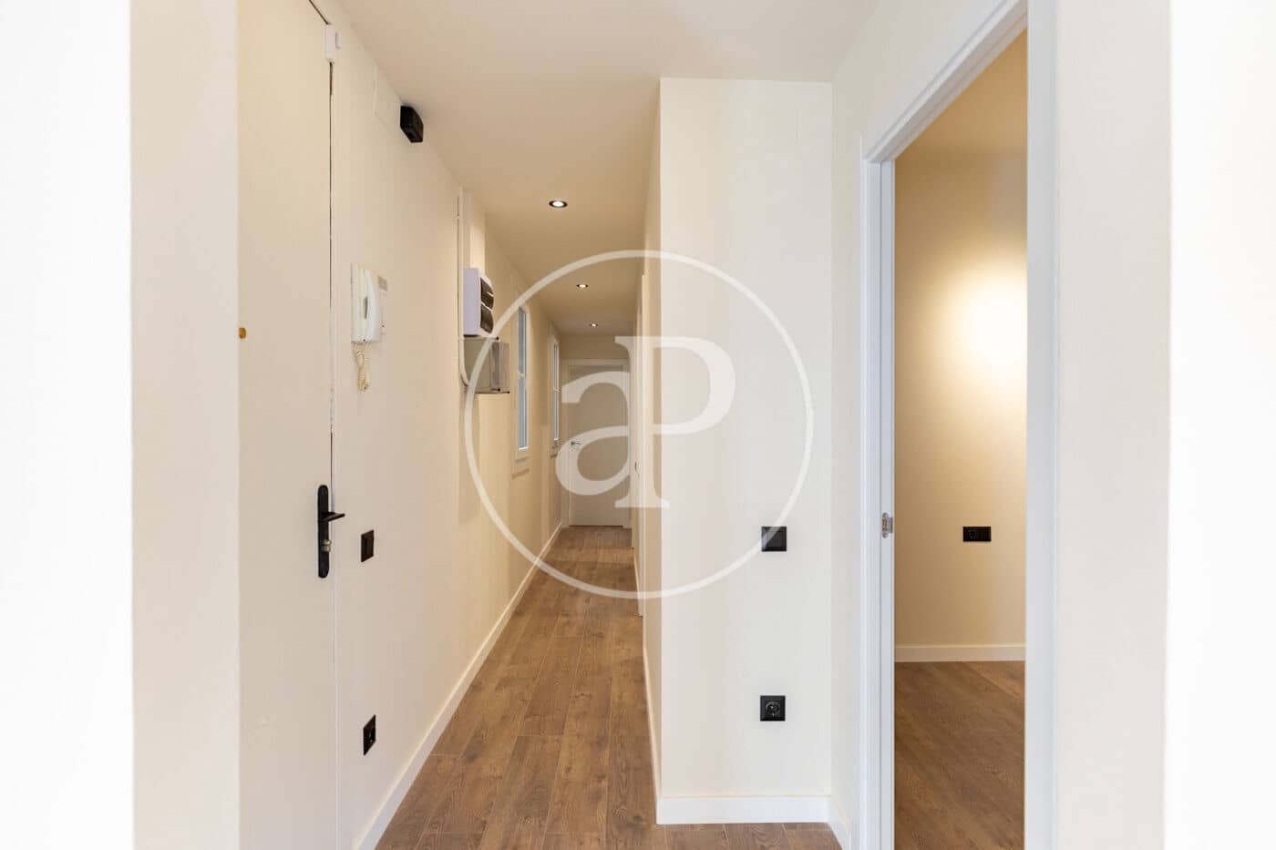 3 bedroom Apartment for sale in Barcelona city - € 415,000 (Ref: 10078164)