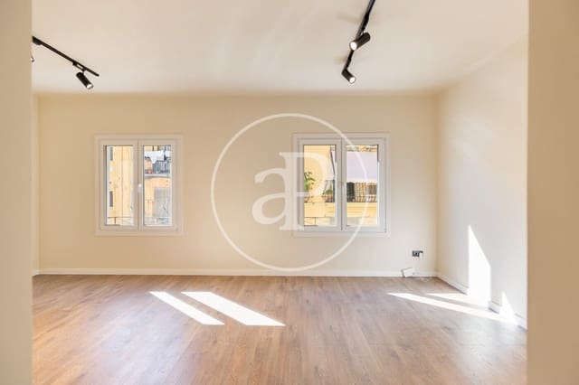 3 bedroom Apartment for sale in El Poble Sec, Barcelona city - € 415,000 (Ref: 10078164)