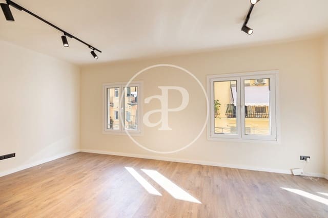 3 bedroom Apartment for sale in El Poble Sec, Barcelona city - € 415,000 (Ref: 10078164)