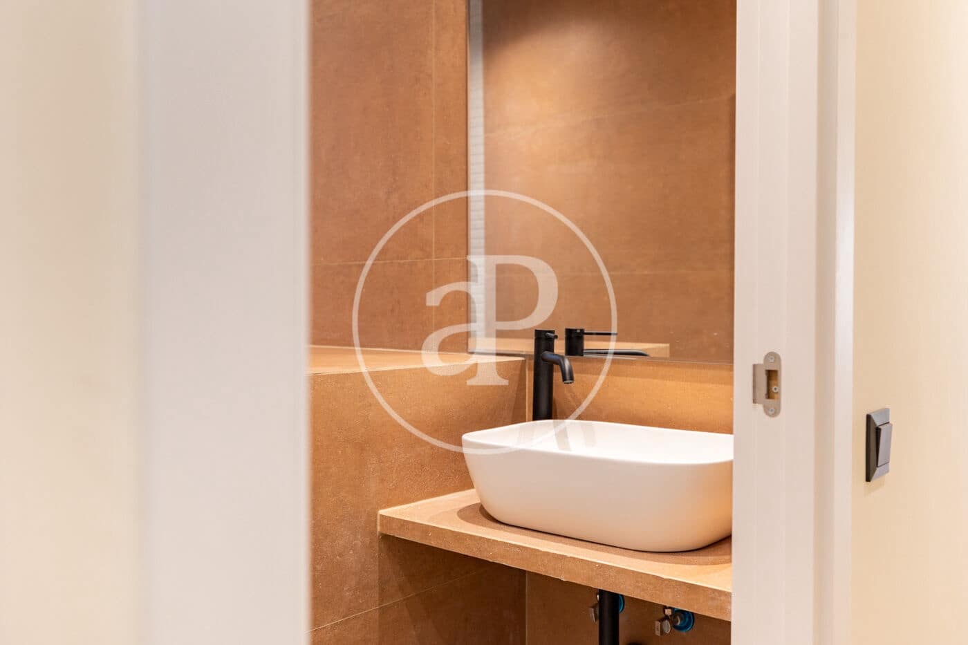 3 bedroom Apartment for sale in Barcelona city - € 415,000 (Ref: 10078164)