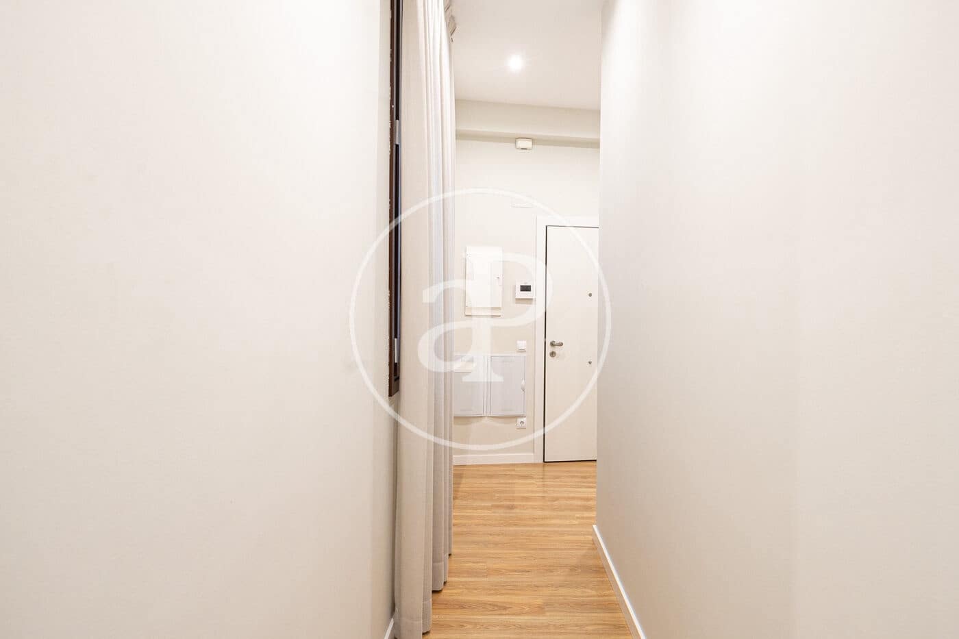 Appartement de 2 chambres à louer à Barcelone ville - 2 018 € (Ref: 10078166)