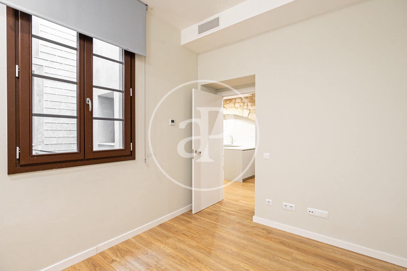 Appartement de 2 chambres à louer à Barcelone ville - 2 018 € (Ref: 10078166)