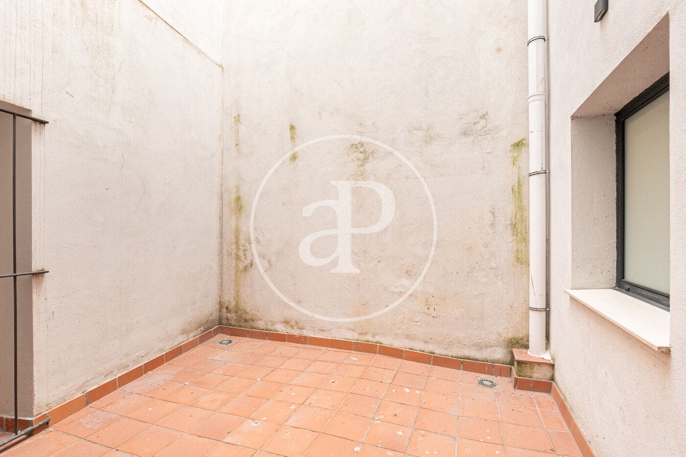 Appartement de 2 chambres à louer à Barcelone ville - 2 018 € (Ref: 10078166)