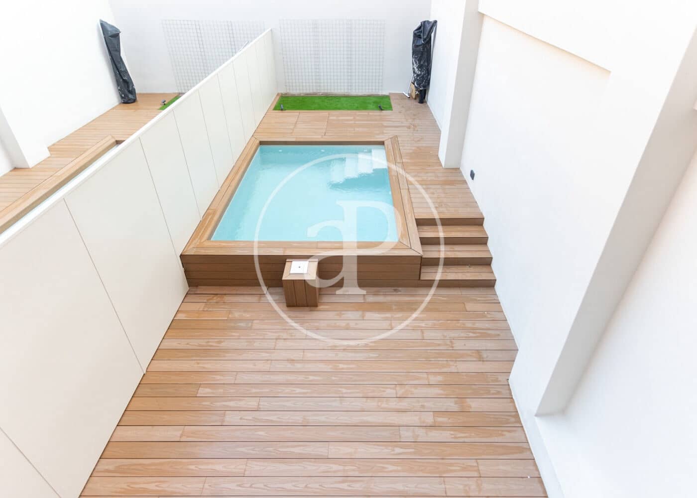Leilighet til salgs i Barcelona by med svømmebasseng - € 755 000 (Ref: 10078170)