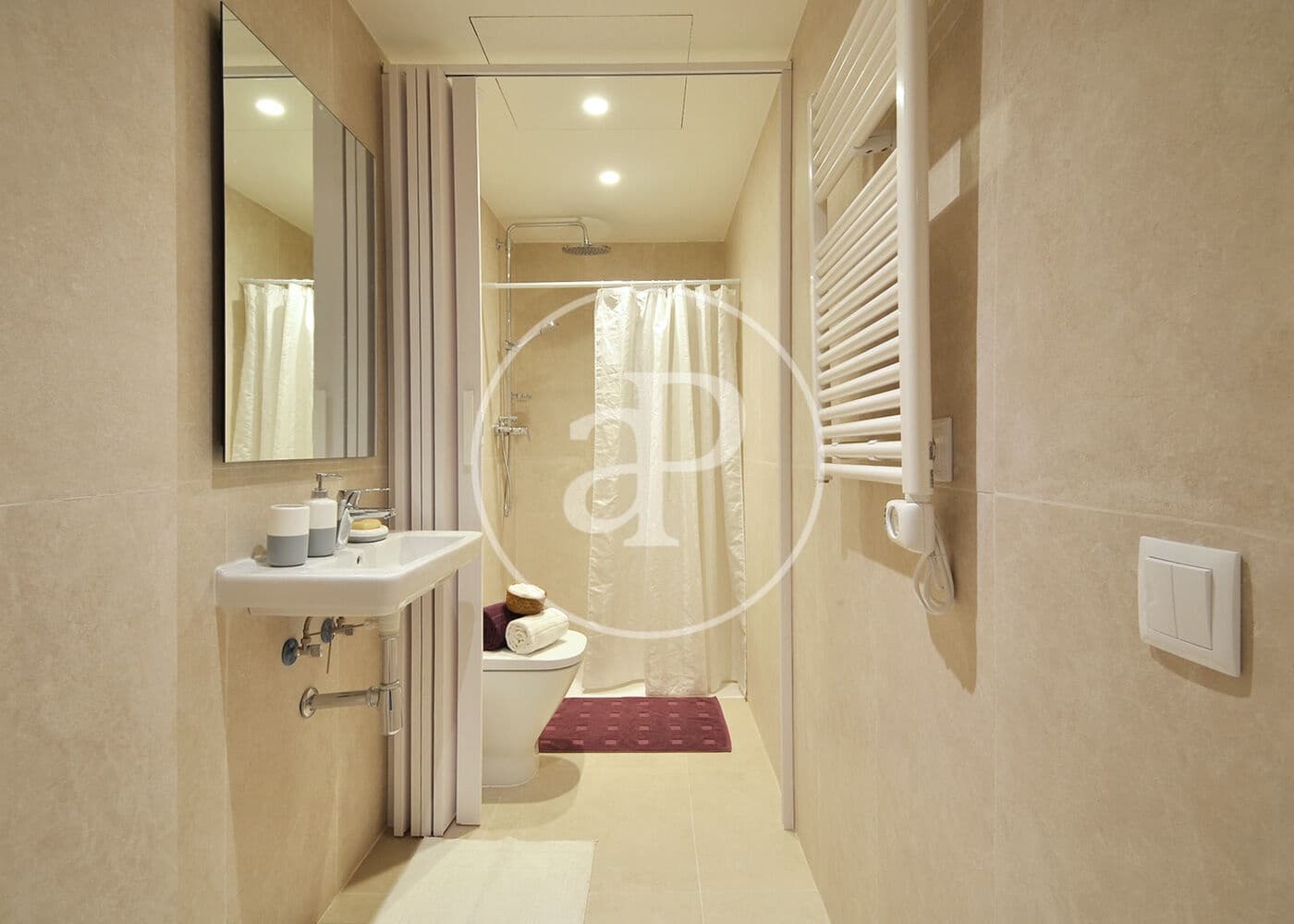 Leilighet til salgs i Barcelona by med svømmebasseng - € 755 000 (Ref: 10078170)