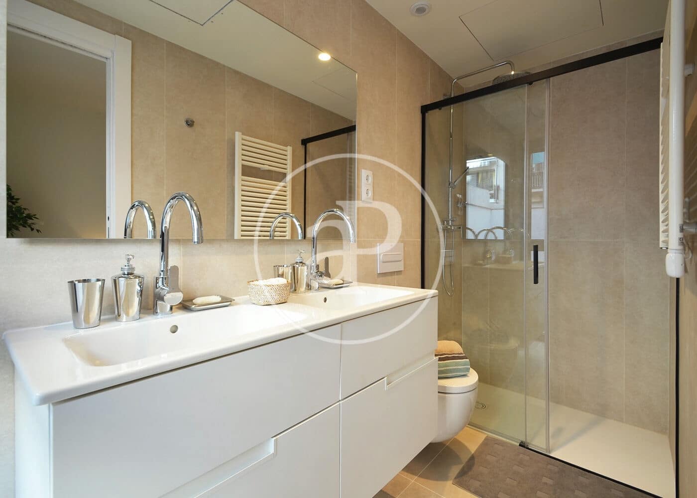 Leilighet til salgs i Barcelona by med svømmebasseng - € 755 000 (Ref: 10078170)
