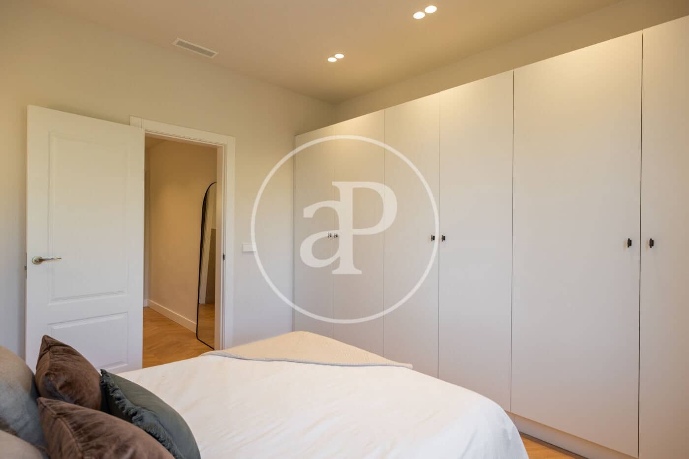 2 bedroom Apartment for sale in Barcelona city - € 865,000 (Ref: 10081064)