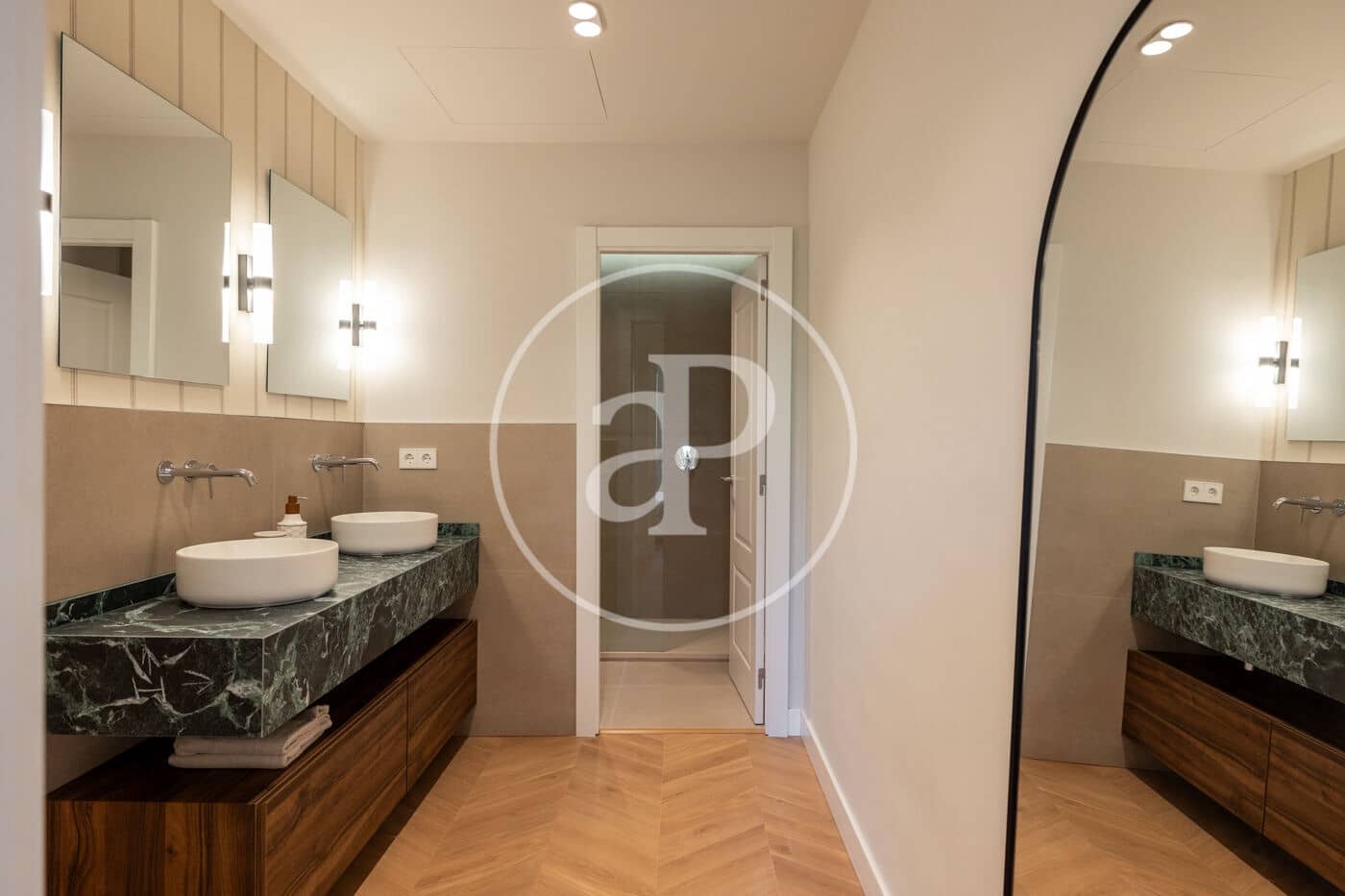 2 bedroom Apartment for sale in Barcelona city - € 865,000 (Ref: 10081064)