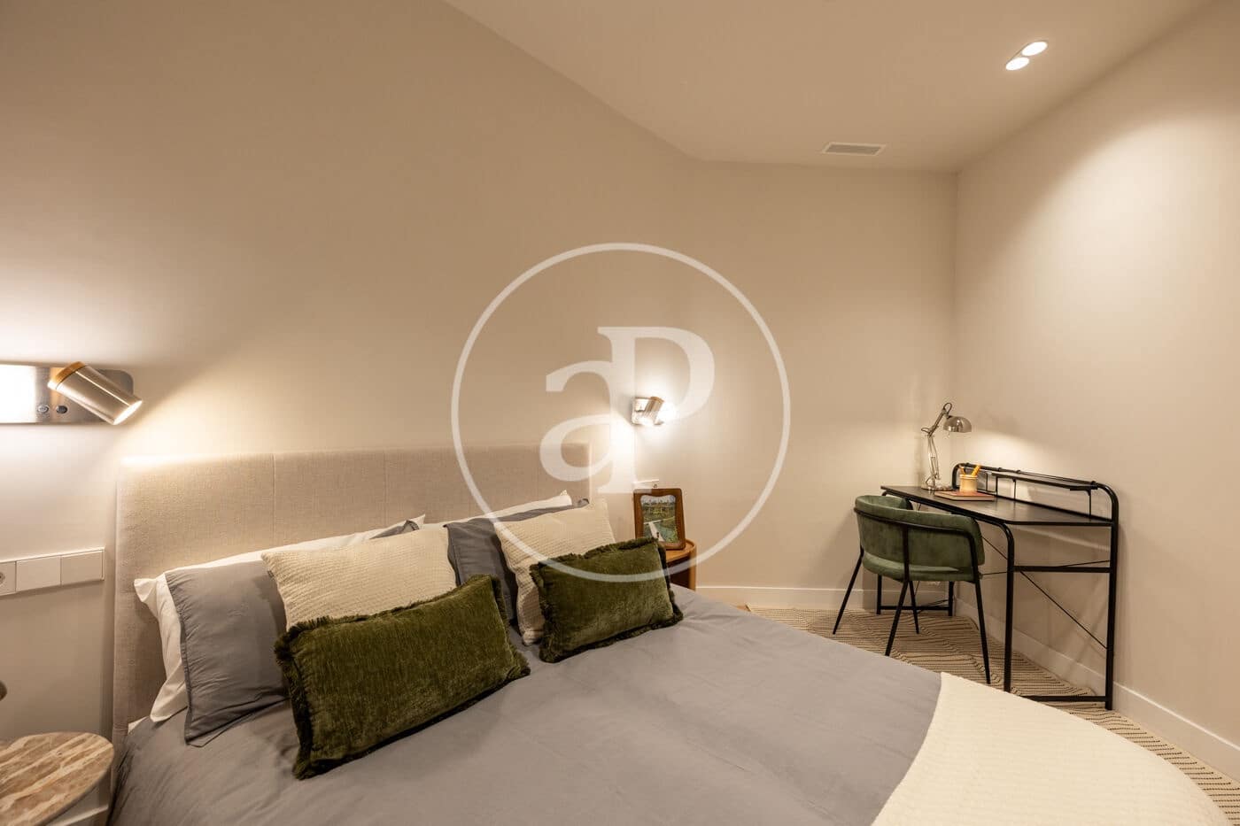 2 bedroom Apartment for sale in Barcelona city - € 865,000 (Ref: 10081064)