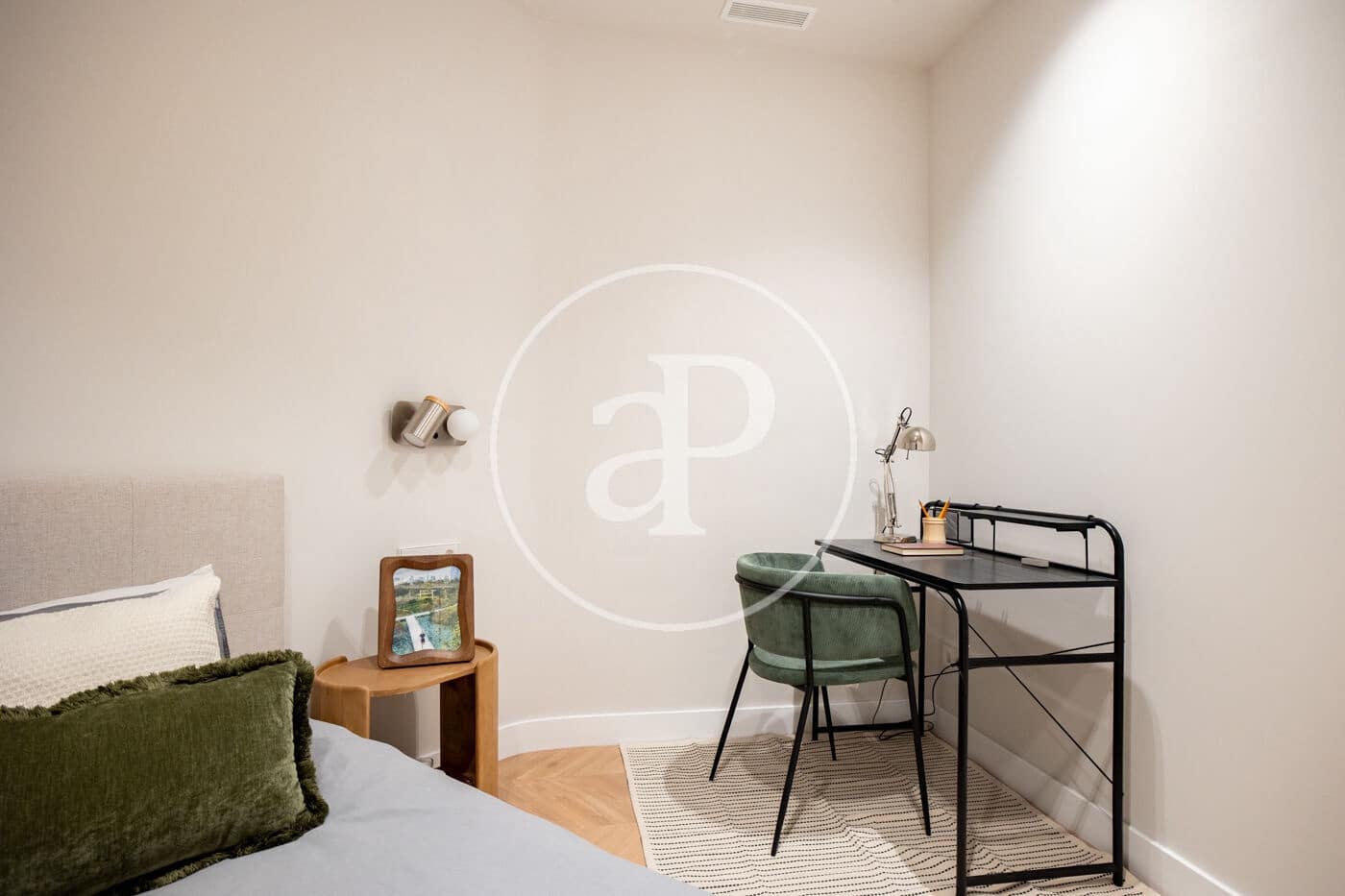 2 bedroom Apartment for sale in Barcelona city - € 865,000 (Ref: 10081064)