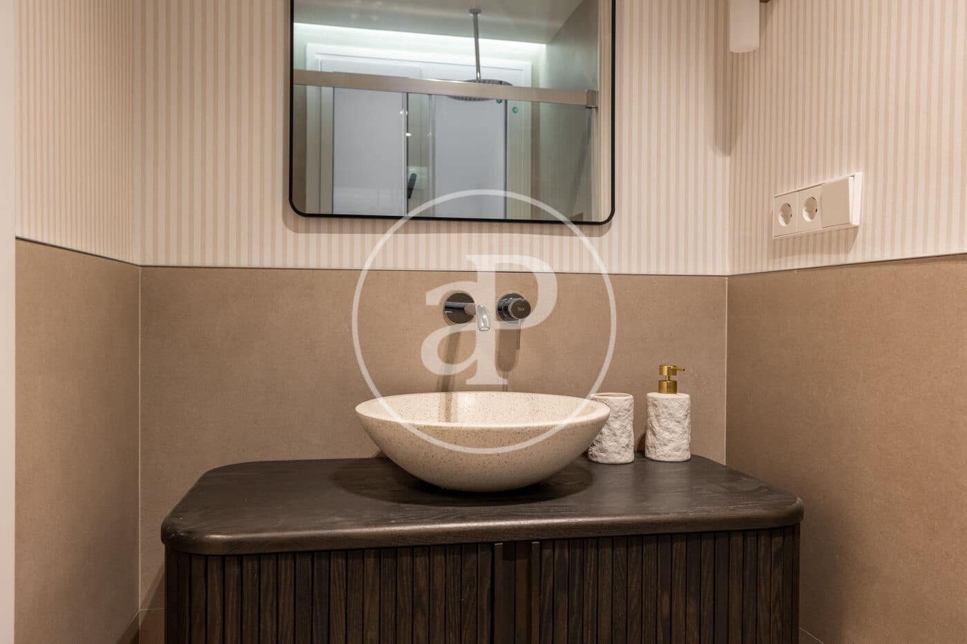 2 bedroom Apartment for sale in Barcelona city - € 865,000 (Ref: 10081064)
