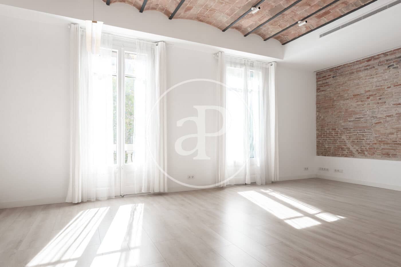 3 soveværelse Lejlighed til leje i Barcelona by - € 4.451 (Ref: 10081068)