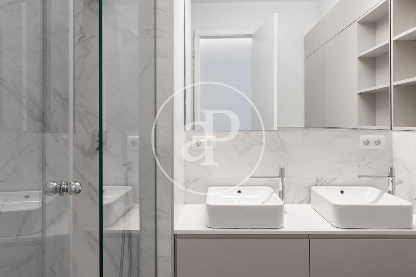 3 soveværelse Lejlighed til leje i Barcelona by - € 4.451 (Ref: 10081068)