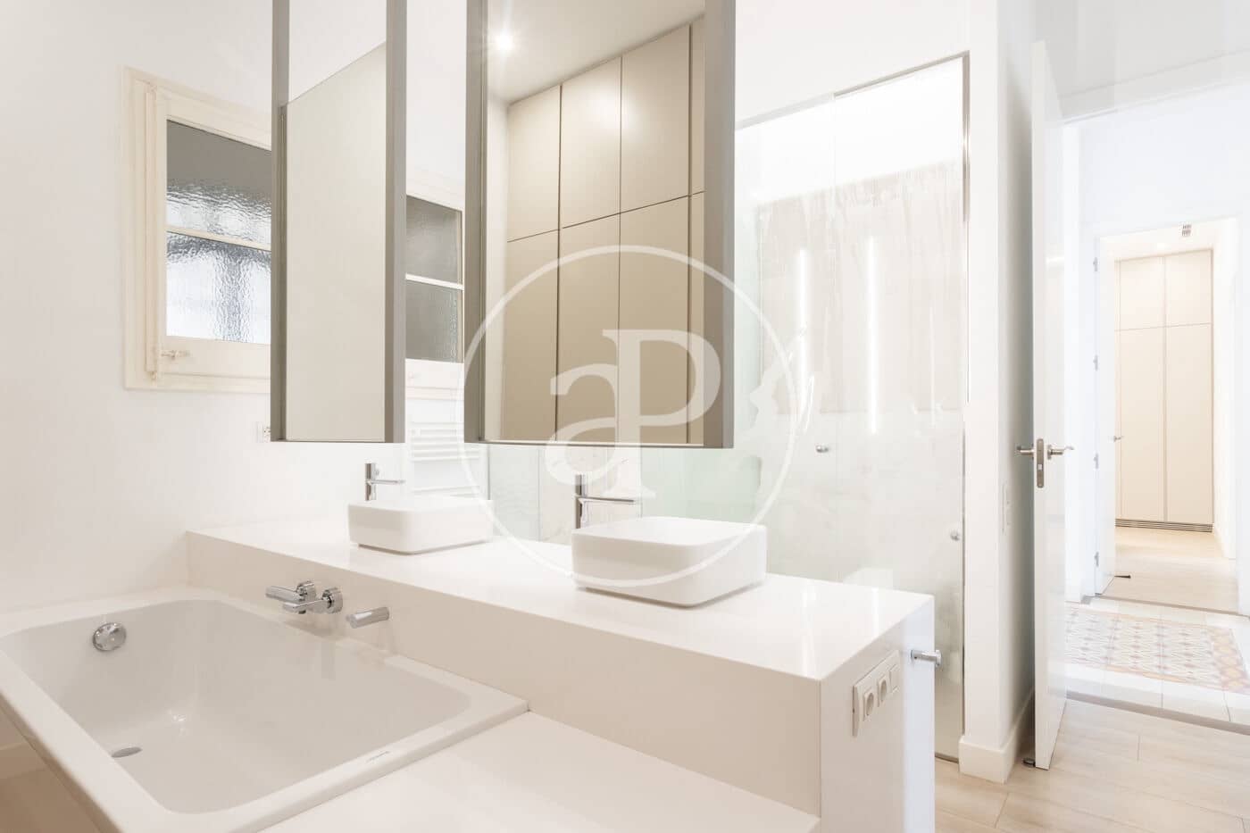 3 soveværelse Lejlighed til leje i Barcelona by - € 4.451 (Ref: 10081068)
