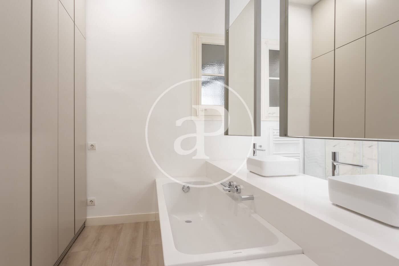 3 soveværelse Lejlighed til leje i Barcelona by - € 4.451 (Ref: 10081068)