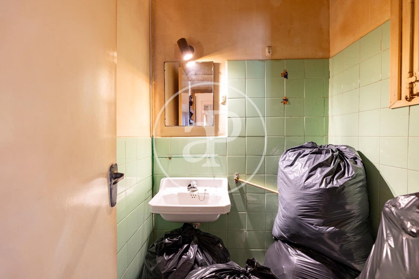 4 bedroom Apartment for sale in Barcelona city with garage - € 595,000 (Ref: 10089550)