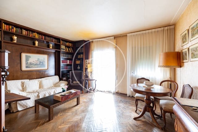 4 bedroom Apartment for sale in Les Corts, Barcelona city with garage - € 595,000 (Ref: 10089550)