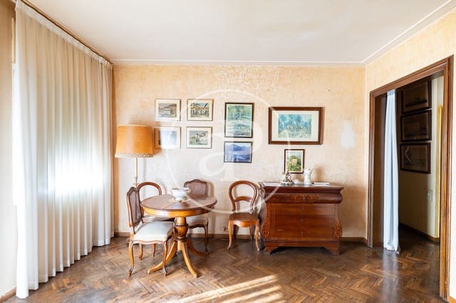 4 bedroom Apartment for sale in Les Corts, Barcelona city with garage - € 595,000 (Ref: 10089550)