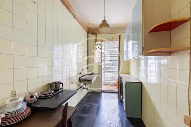 4 bedroom Apartment for sale in Les Corts, Barcelona city with garage - € 595,000 (Ref: 10089550)