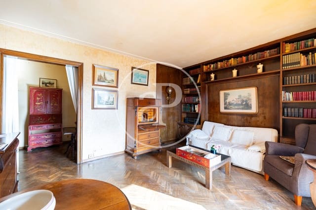 4 bedroom Apartment for sale in Les Corts, Barcelona city with garage - € 595,000 (Ref: 10089550)
