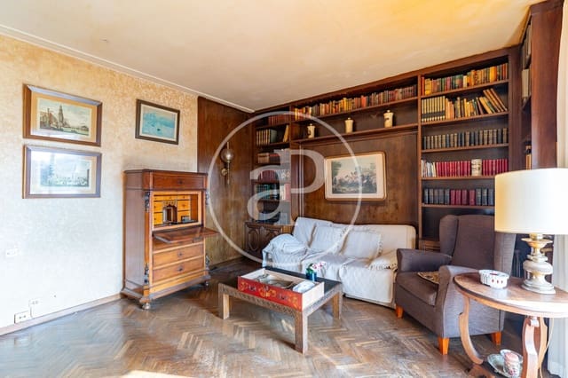 4 bedroom Apartment for sale in Les Corts, Barcelona city with garage - € 595,000 (Ref: 10089550)