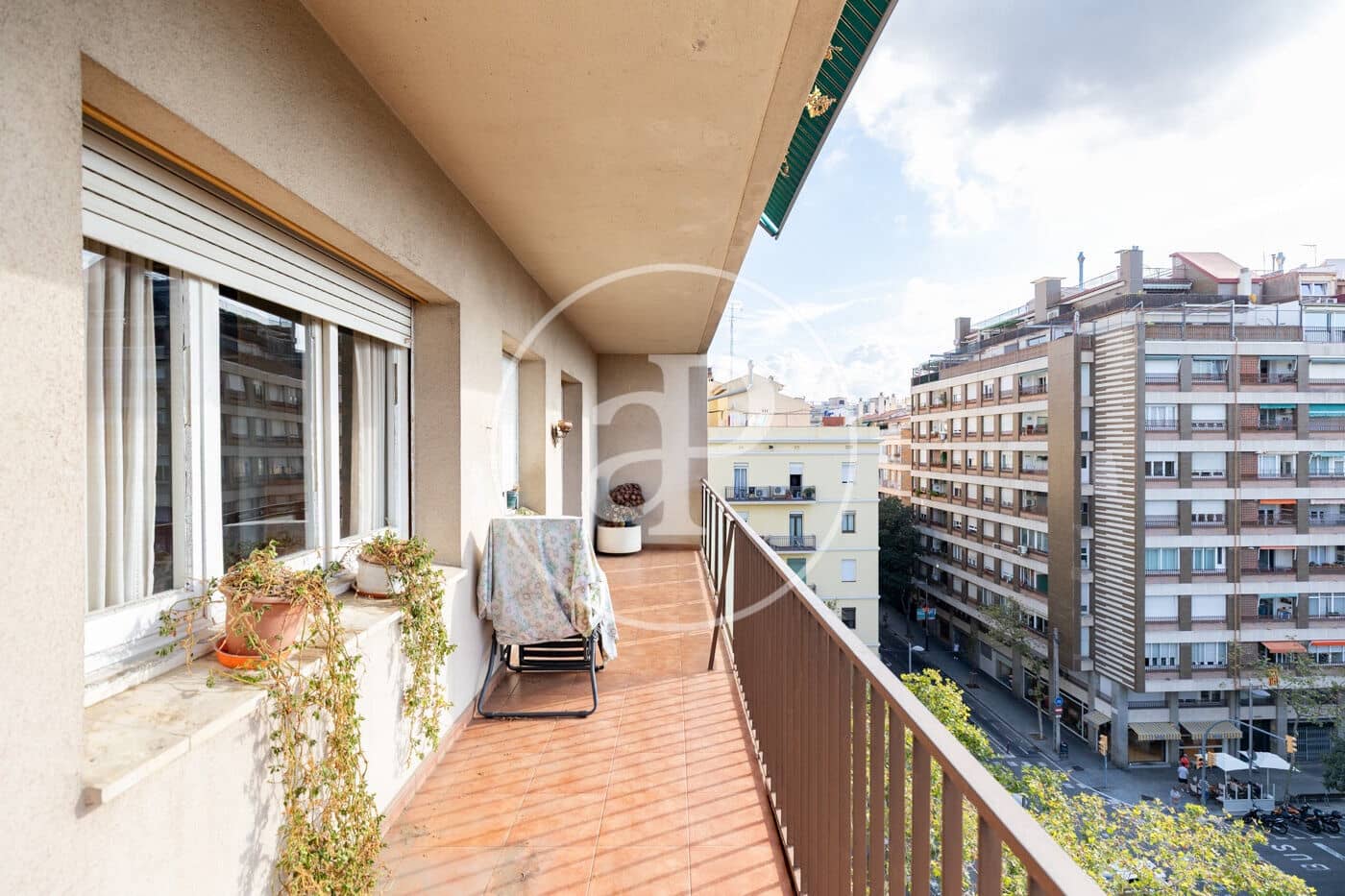 4 bedroom Apartment for sale in Barcelona city with garage - € 595,000 (Ref: 10089550)