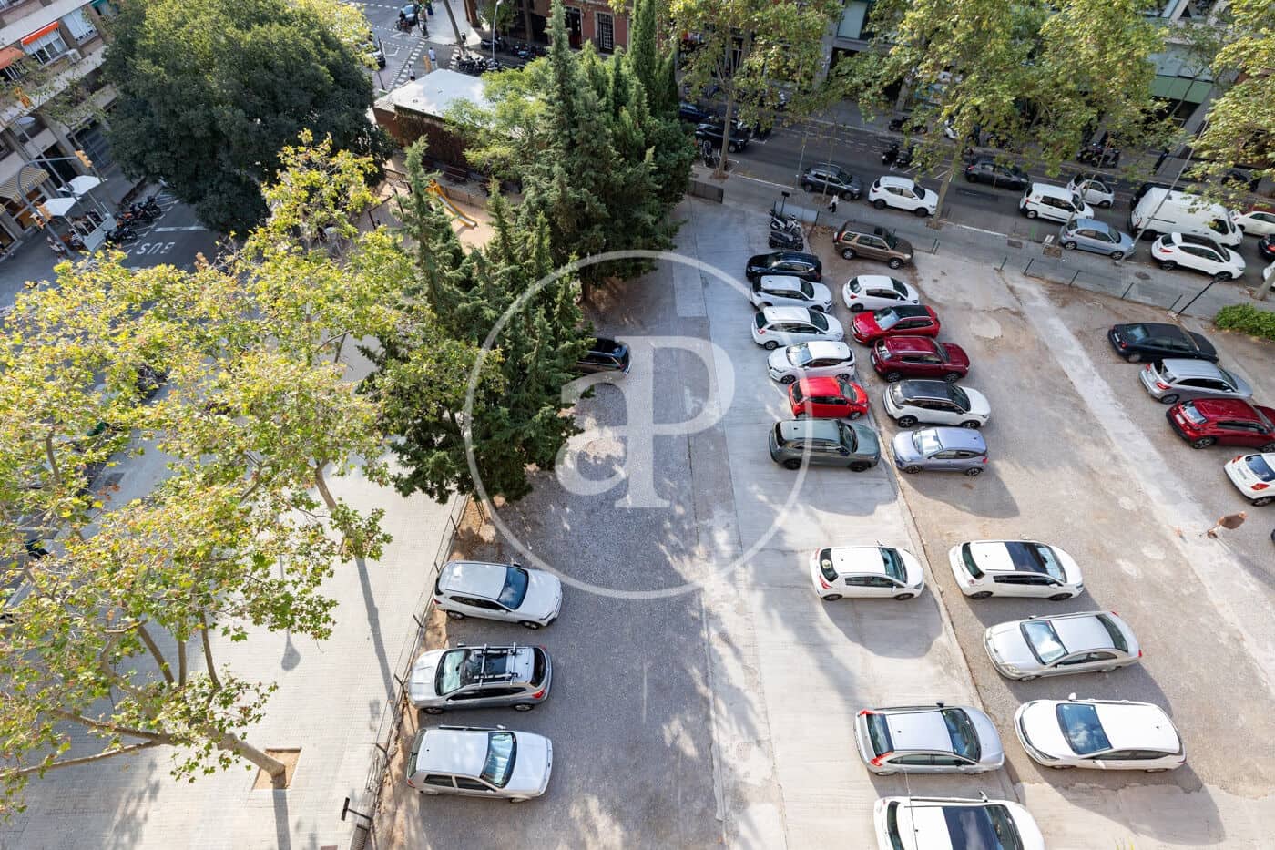 4 bedroom Apartment for sale in Barcelona city with garage - € 595,000 (Ref: 10089550)