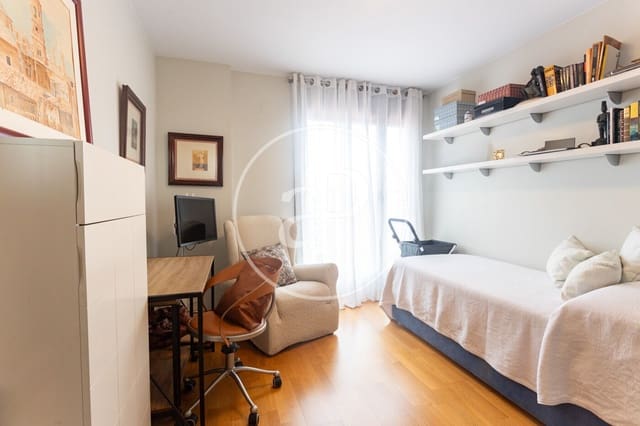 4 Zimmer Apartment zu verkaufen in Terrassa mit Garage - 690.000 € (Ref: 10089552)