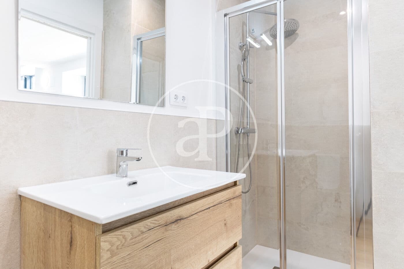 Apartment for sale in Cerdanyola del Valles with pool - € 115,000 (Ref: 10098290)