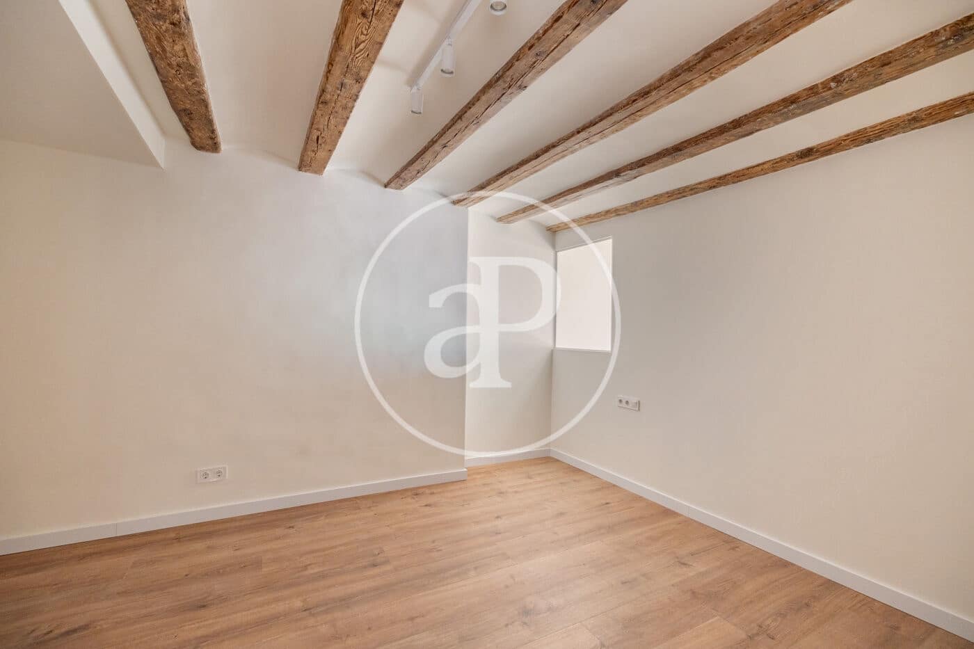 2 slaapkamer Appartement te koop in Barcelona stad - € 480.000 (Ref: 10098291)