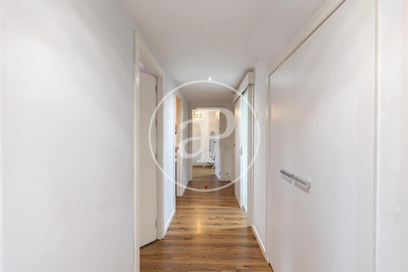 Ático de 4 habitaciones en L'Hospitalet de Llobregat en venta con piscina garaje - 589.000 € (Ref: 10098292)
