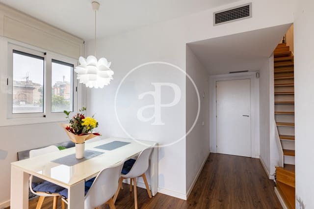 Ático de 4 habitaciones en L'Hospitalet de Llobregat en venta con piscina garaje - 589.000 € (Ref: 10098292)