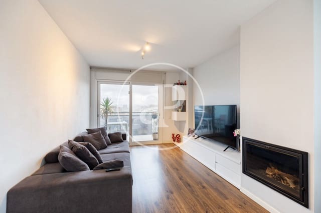 Ático de 4 habitaciones en L'Hospitalet de Llobregat en venta con piscina garaje - 589.000 € (Ref: 10098292)