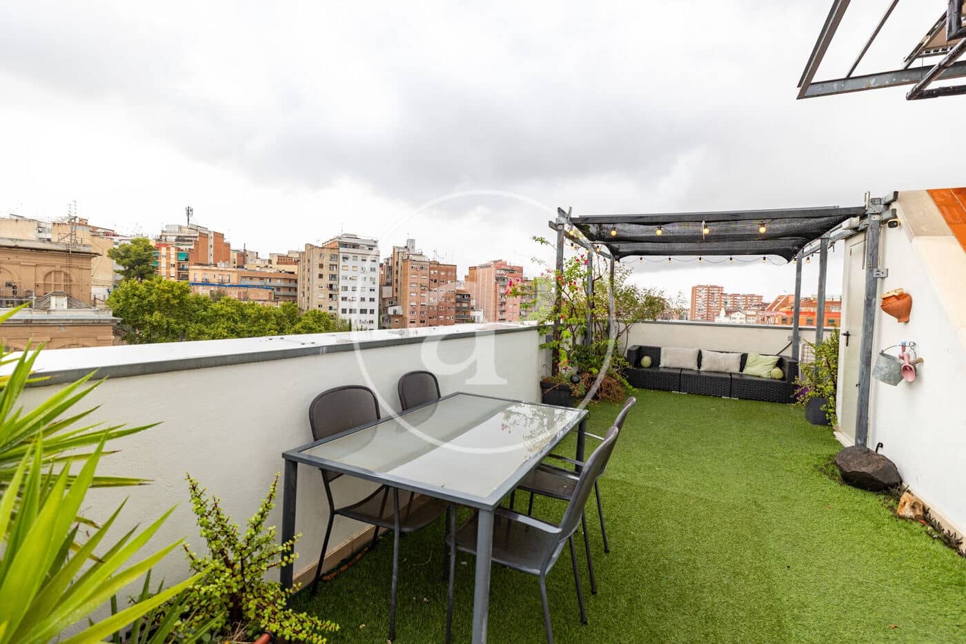 Ático de 4 habitaciones en L'Hospitalet de Llobregat en venta con piscina garaje - 589.000 € (Ref: 10098292)