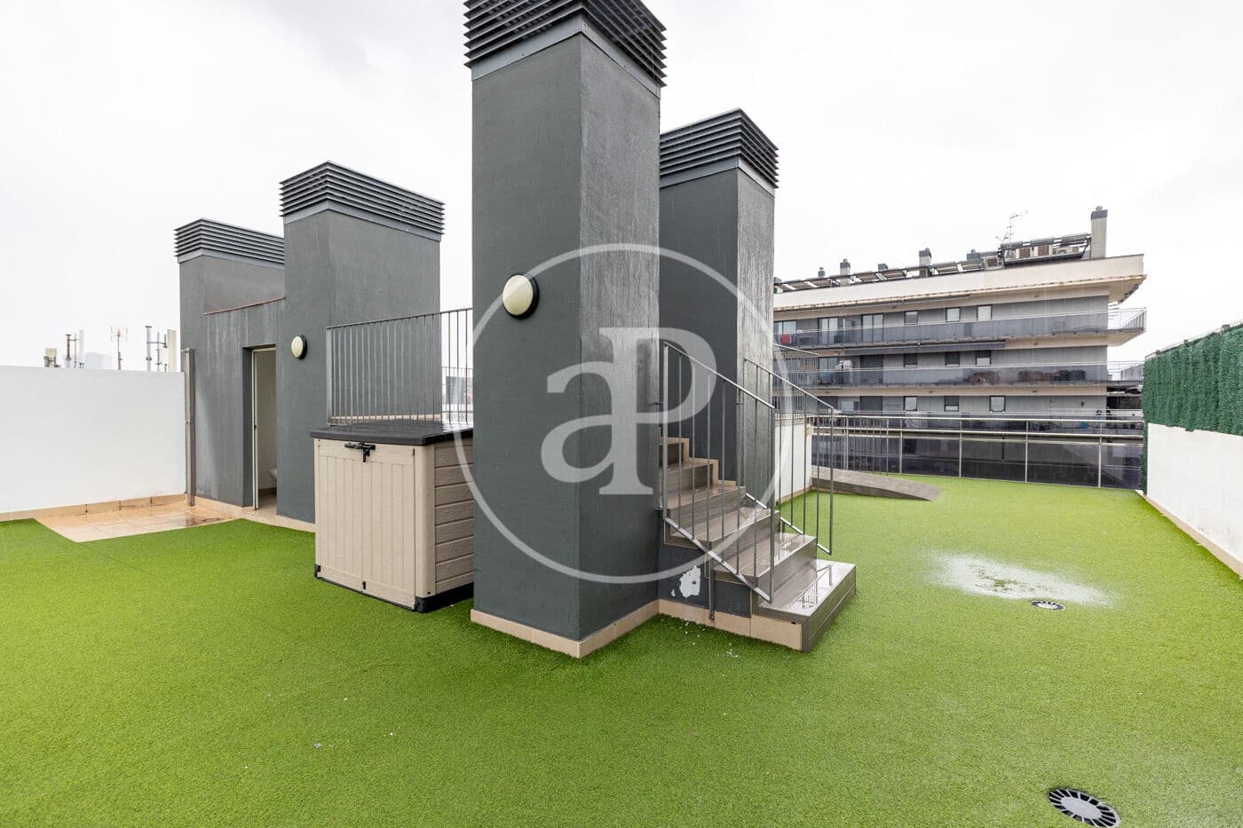 Ático de 4 habitaciones en L'Hospitalet de Llobregat en venta con piscina garaje - 589.000 € (Ref: 10098292)