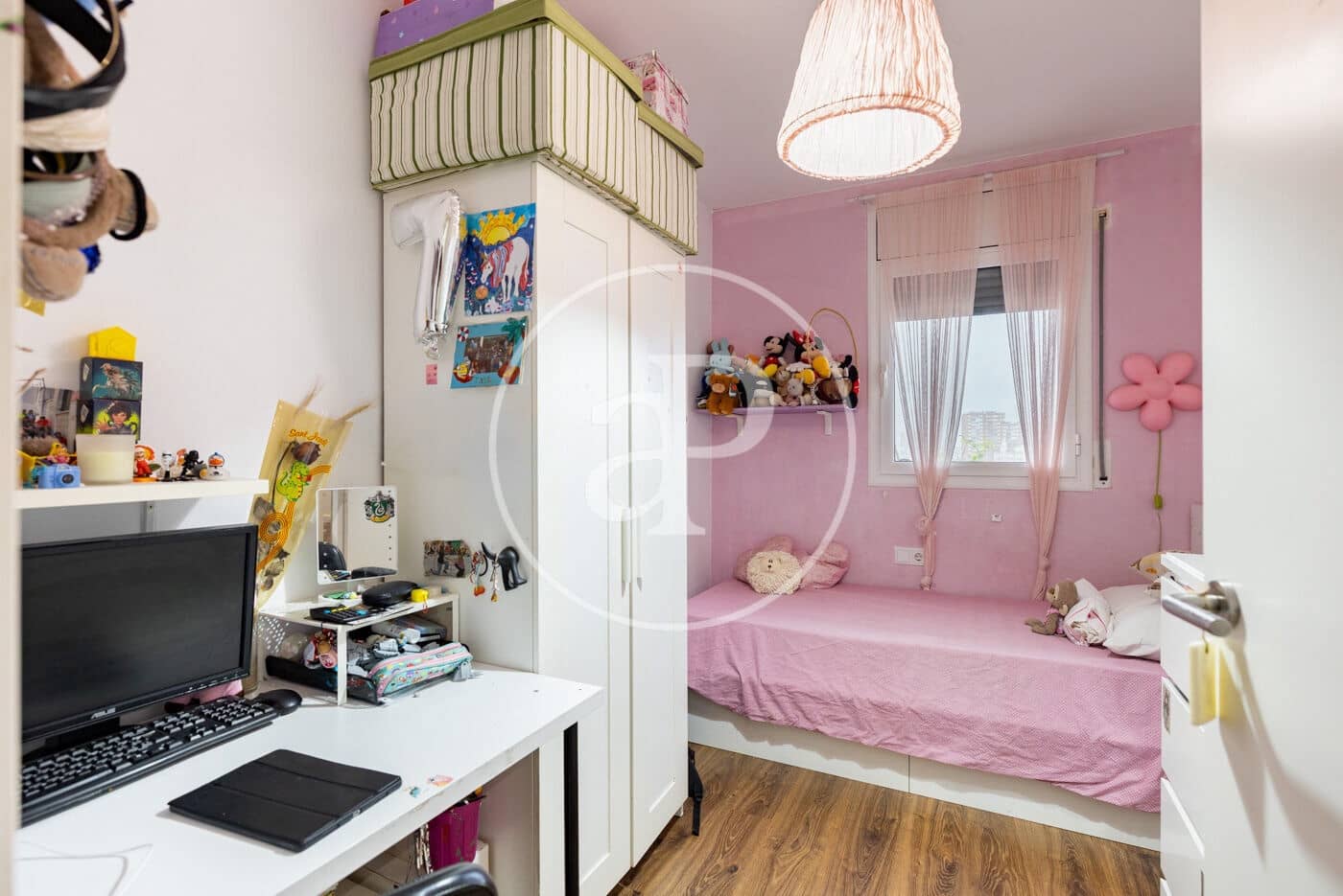 Ático de 4 habitaciones en L'Hospitalet de Llobregat en venta con piscina garaje - 589.000 € (Ref: 10098292)