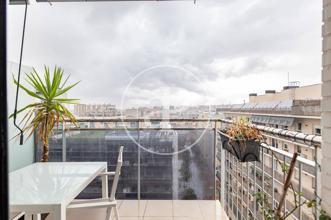 Ático de 4 habitaciones en L'Hospitalet de Llobregat en venta con piscina garaje - 589.000 € (Ref: 10098292)