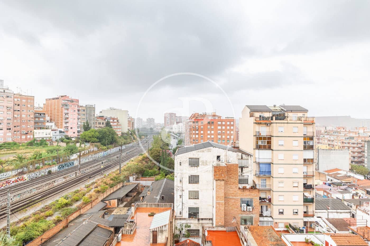 Ático de 4 habitaciones en L'Hospitalet de Llobregat en venta con piscina garaje - 589.000 € (Ref: 10098292)