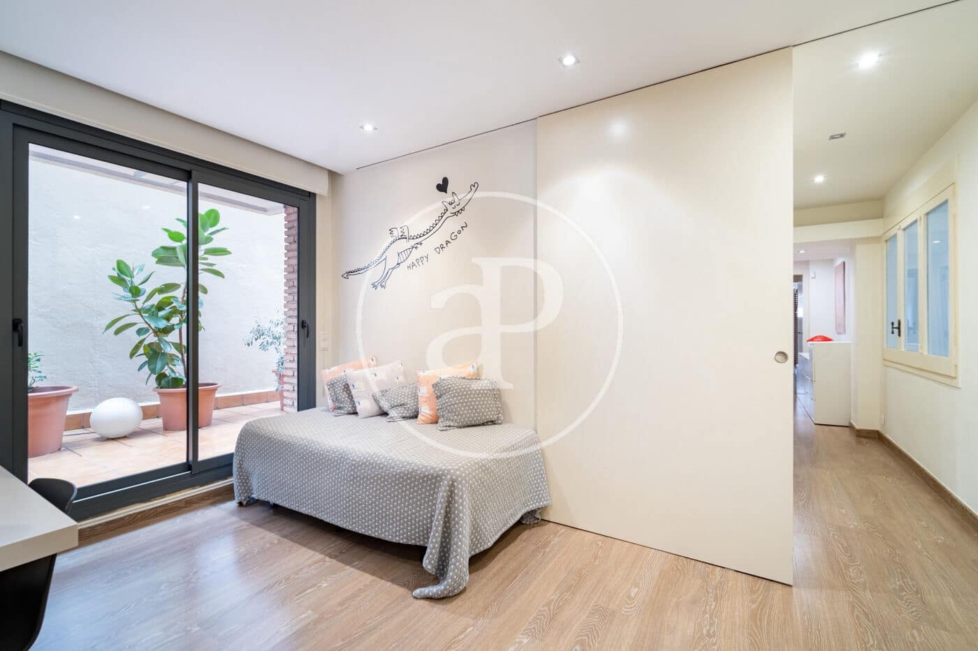 4 soveværelse Lejlighed til salg i Barcelona by med garage - € 1.580.000 (Ref: 10100162)