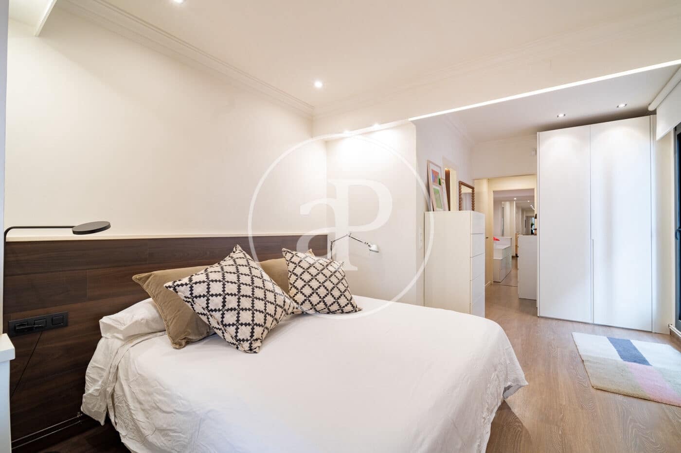 4 soveværelse Lejlighed til salg i Barcelona by med garage - € 1.580.000 (Ref: 10100162)