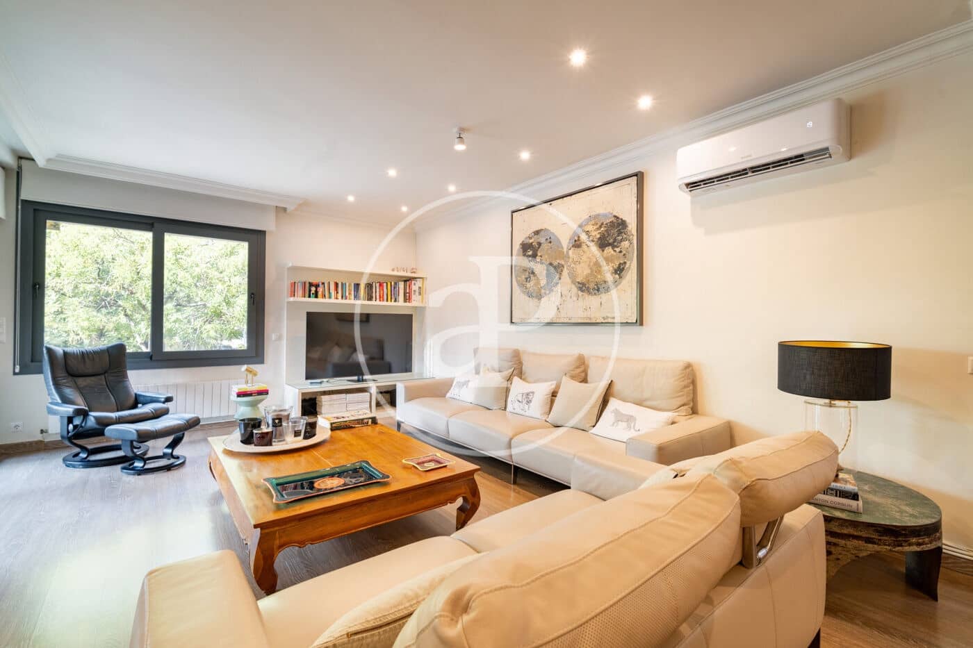 4 soveværelse Lejlighed til salg i Barcelona by med garage - € 1.580.000 (Ref: 10100162)