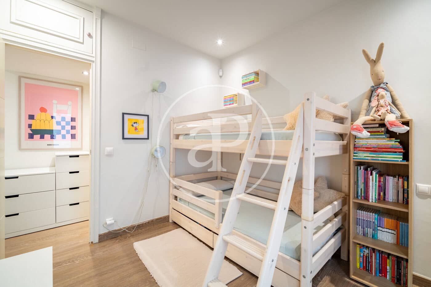 4 soveværelse Lejlighed til salg i Barcelona by med garage - € 1.580.000 (Ref: 10100162)