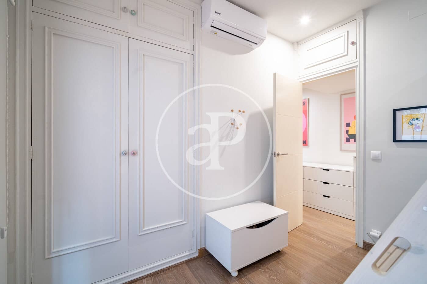4 soveværelse Lejlighed til salg i Barcelona by med garage - € 1.580.000 (Ref: 10100162)