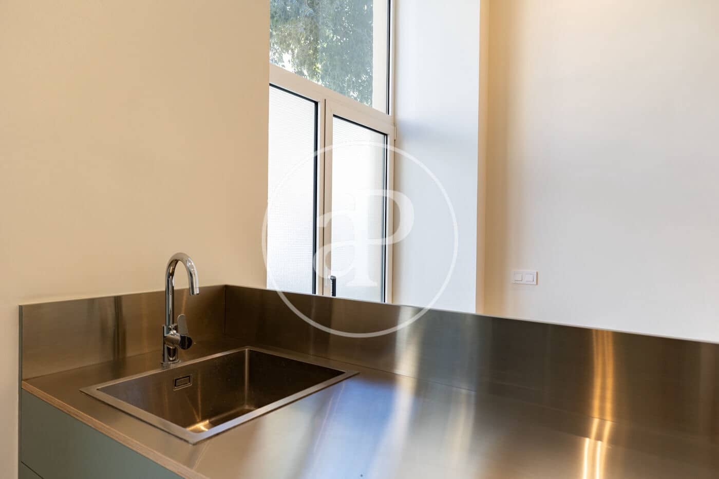 Apartamento de 2 habitaciones en Barcelona ciudad en venta - 469.000 € (Ref: 10100163)