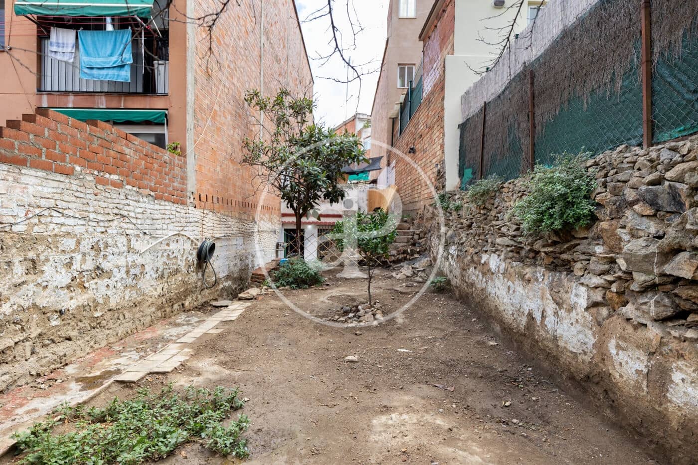 Undeveloped Land for sale in Barcelona city - € 590,000 (Ref: 10100164)